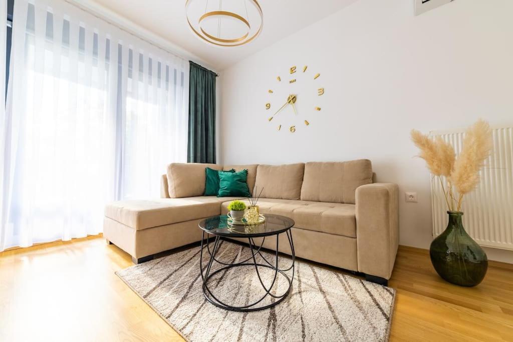 Apartman Lux Self Check-In Virovitica Exterior foto
